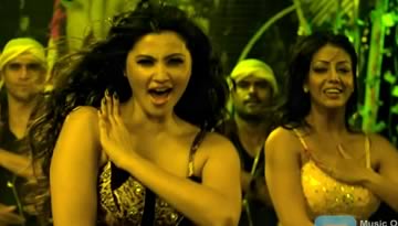 Danger Hai Laila Item Song feat. Daisy Shah - Bloody Isshq